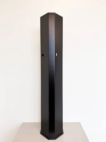 Piédestal angulaire pour borne de recharge en aluminium 8X6X60 - Vers l'avenir Innovation inc.